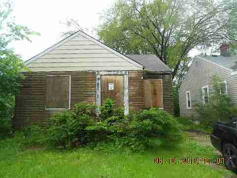 8211 Greenview (2)_m.jpg